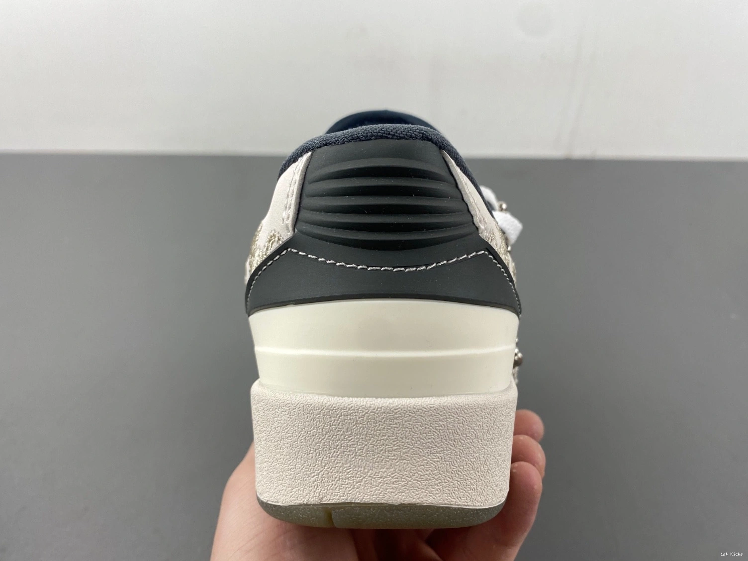 - Dragon the Retro 2 of Jordan Low Men's Year FJ3468-100 0217